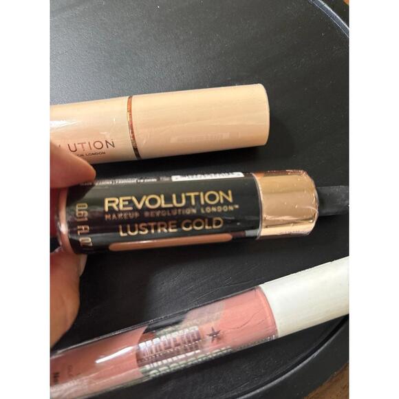 Makeup Bundle - Picture 3 of 4